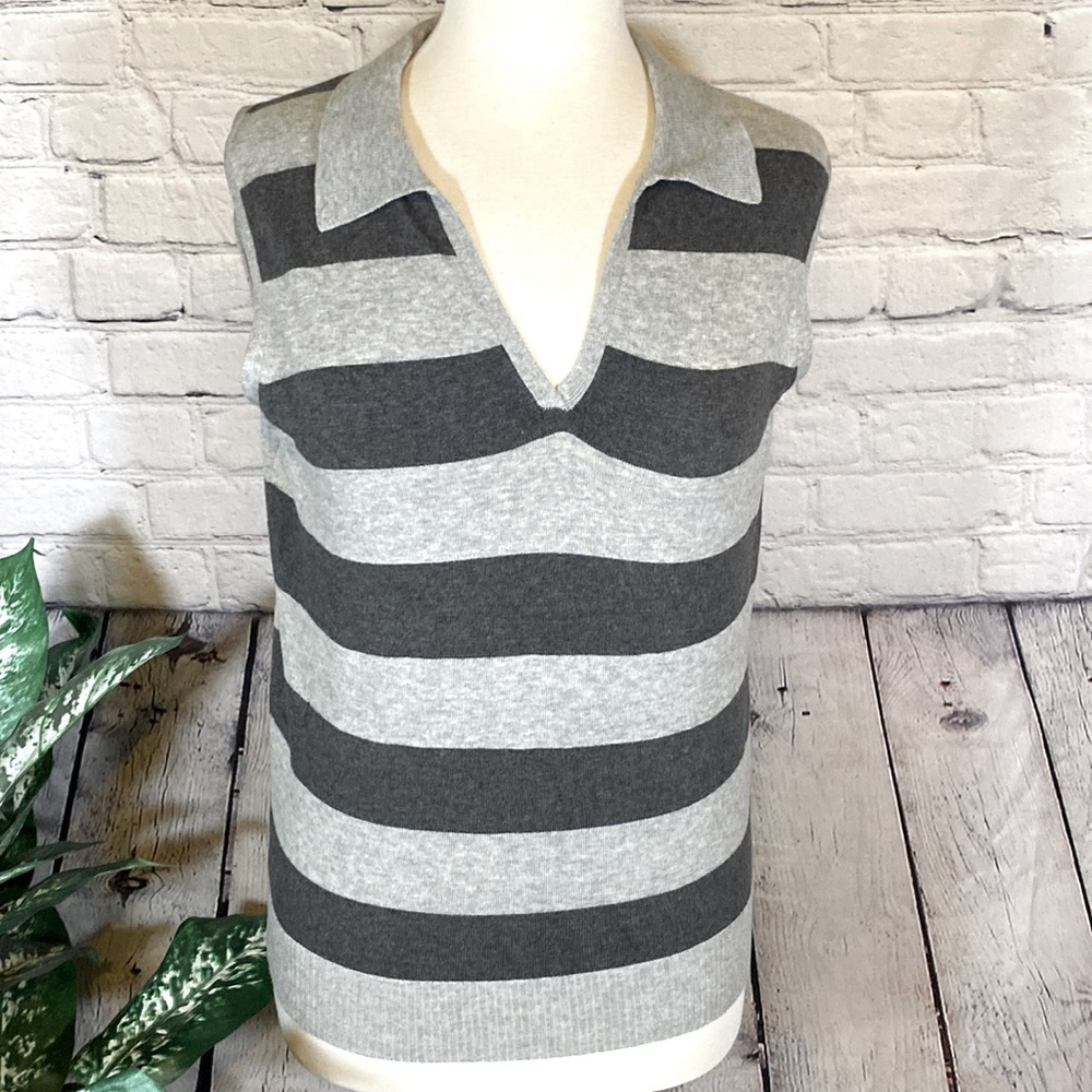 Old Navy 2 shades gray stripe Size Large V neck sleeveless collared sweater